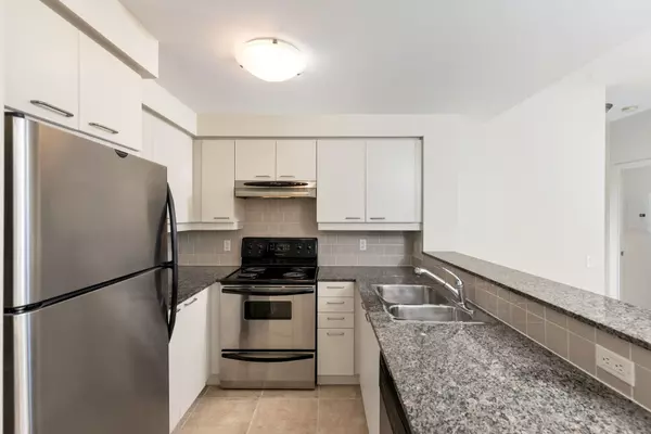 Toronto C04, ON M4R 2H8,451 Rosewell AVE #513