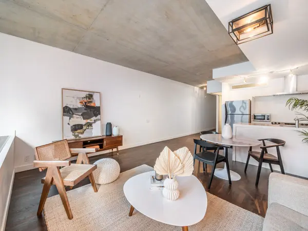 Toronto C01, ON M5V 2M9,75 Portland ST #214