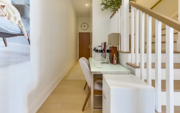 Toronto C11, ON M4G 1X7,25 Malcolm RD #108