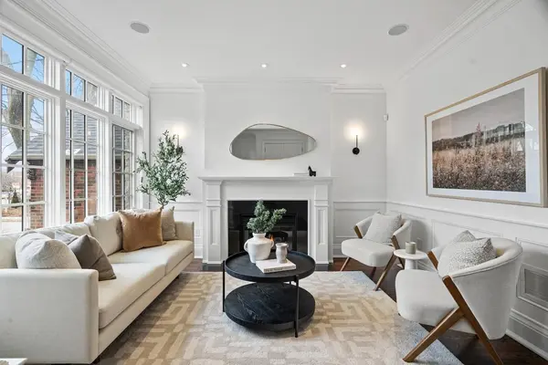 Toronto C11, ON M4G 1T2,195 Mcrae DR