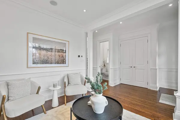 Toronto C11, ON M4G 1T2,195 Mcrae DR