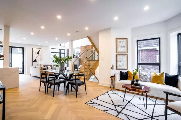 Toronto E02, ON M4E 2T3,157 Wineva AVE