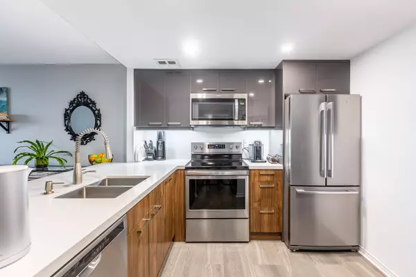 Toronto E04, ON M1K 5J5,5 Greystone Walk DR #1516