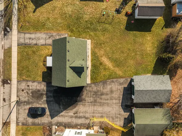 Whitby, ON L1M 1C5,24 Queen ST