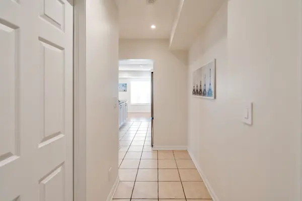 Toronto E04, ON M1L 0G7,10 Mendelssohn ST #308