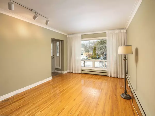 Toronto E04, ON M1R 1W9,86 Marble Arch CRES