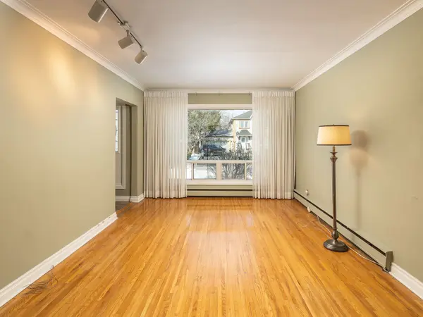 Toronto E04, ON M1R 1W9,86 Marble Arch CRES