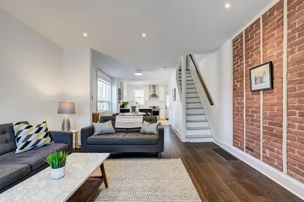 Toronto E02, ON M4C 3P3,39 Roseheath AVE