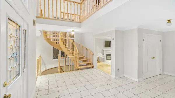 Vaughan, ON L4L 7G3,23 Chatsworth CT