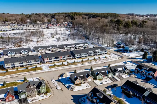 Penetanguishene, ON L9M 0A4,26 Grew CRES