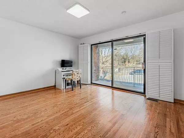 Toronto W05, ON M3L 2M5,51 Wedge CT