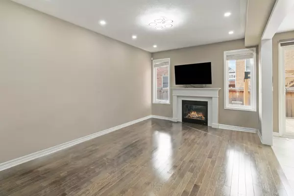 Milton, ON L9T 8Y2,424 Powadiuk PL