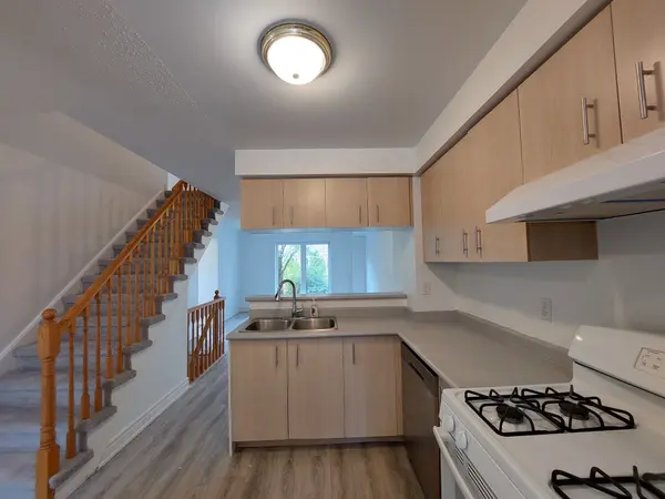 Mississauga, ON L5M 5W9,5940 Glen Erin DR #28A