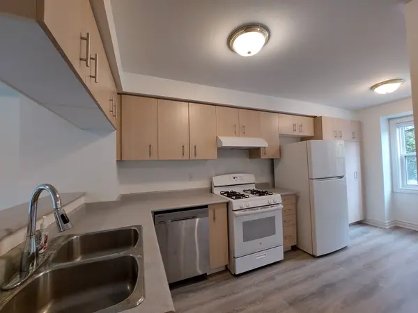 Mississauga, ON L5M 5W9,5940 Glen Erin DR #28A