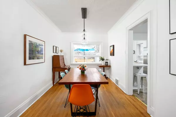 Toronto W02, ON M6S 3Y1,451 Armadale AVE