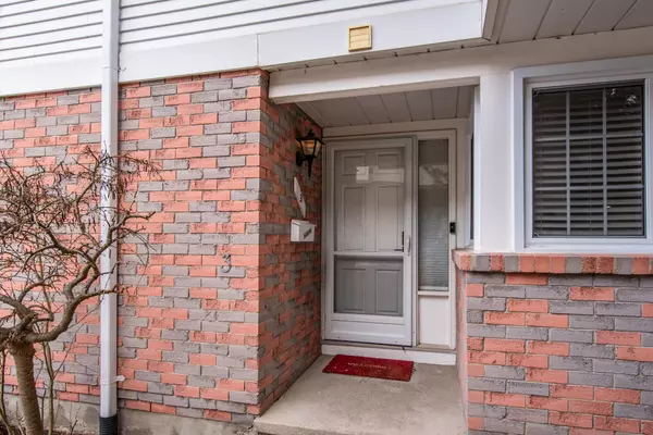 Waterloo, ON N2T 1H8,481 Beechwood DR #3