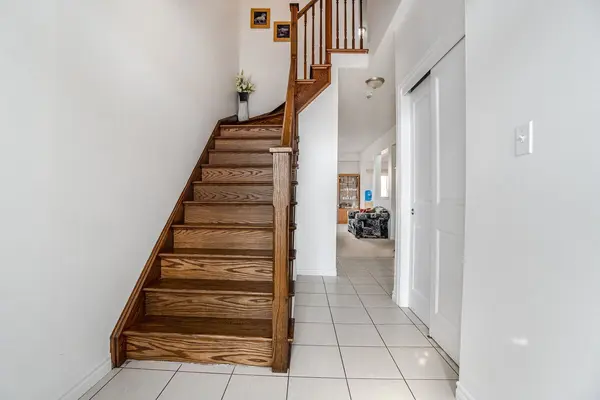 Cambridge, ON N1T 0C8,100 Chester DR #10