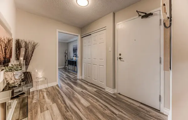 Cambridge, ON N1S 4S8,20 Berkley RD #703