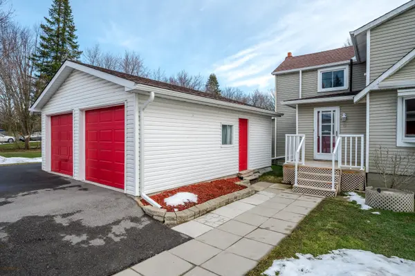 Kawartha Lakes, ON K0L 2W0,8 Alma ST N