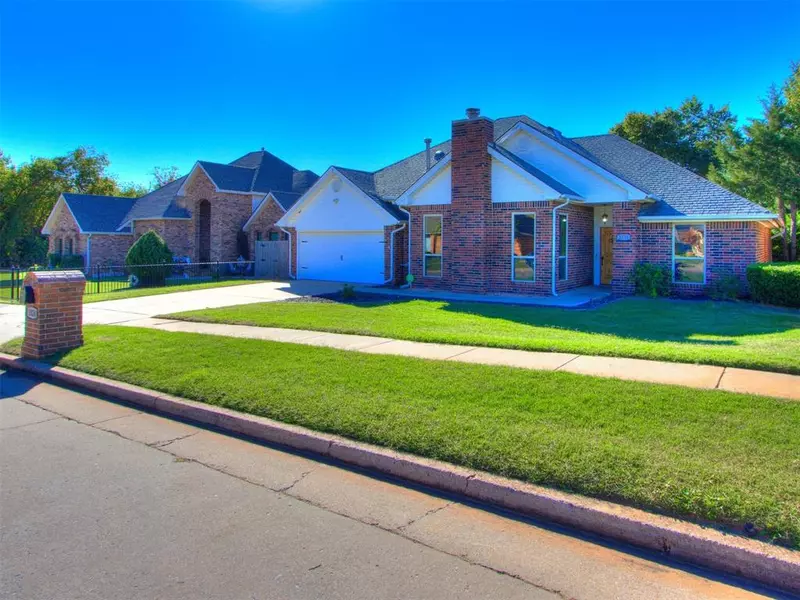 1824 E Main Street, Moore, OK 73160