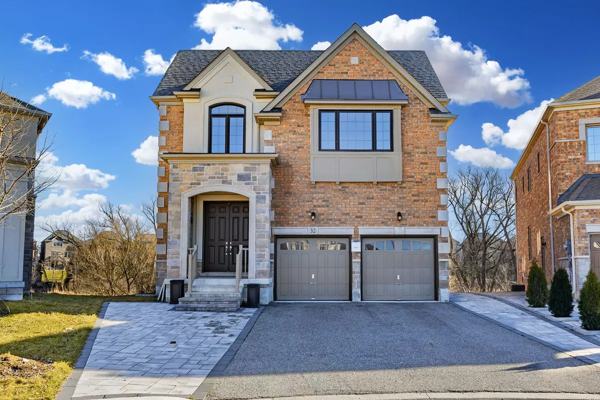 East Gwillimbury, ON L9N 0S5,32 Sharonview CRES