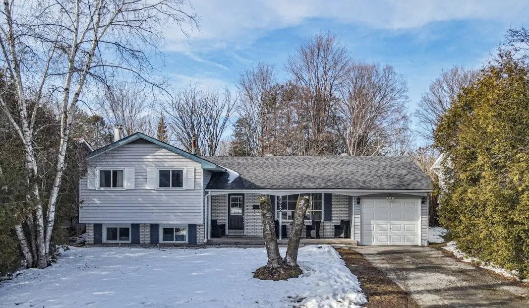 Orillia, ON L3V 3M4,432 Barrie RD