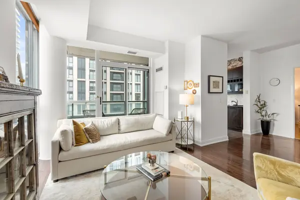 Toronto C10, ON M4P 0A5,88 Broadway AVE #1103