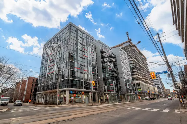 Toronto C01, ON M5V 2P4,60 Bathurst ST #212