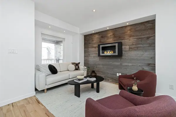 Toronto E02, ON M4E 2B6,2093 Gerrard ST E