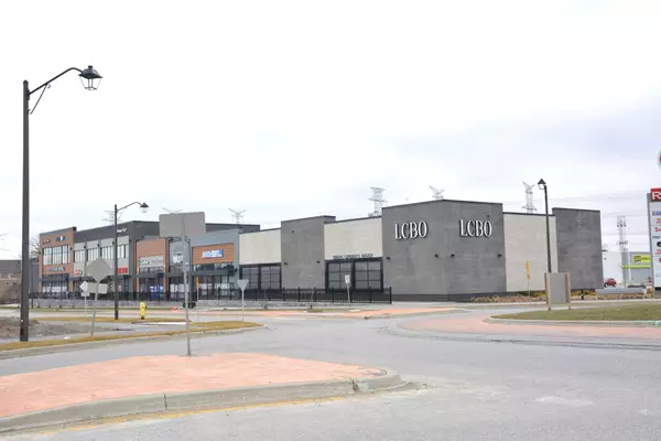 Oshawa, ON L1L 0R5,2550 Simcoe ST N #208