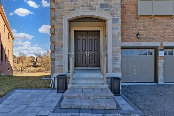 East Gwillimbury, ON L9N 0S5,32 Sharonview CRES