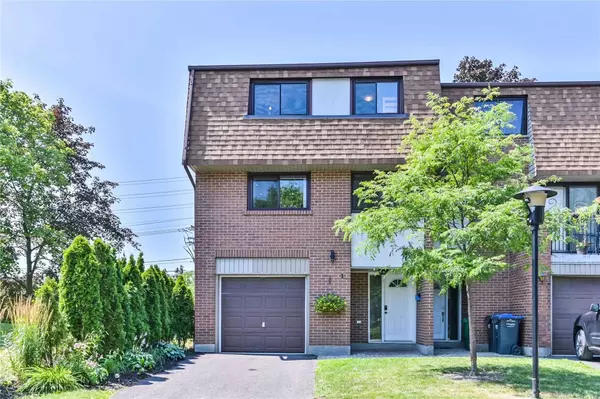 Peel, ON L5C 3A7,1051 Cedarglen Gate #1