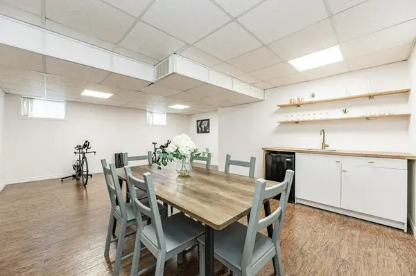 Waterloo, ON N2K 3Y5,531 Windjammer WAY