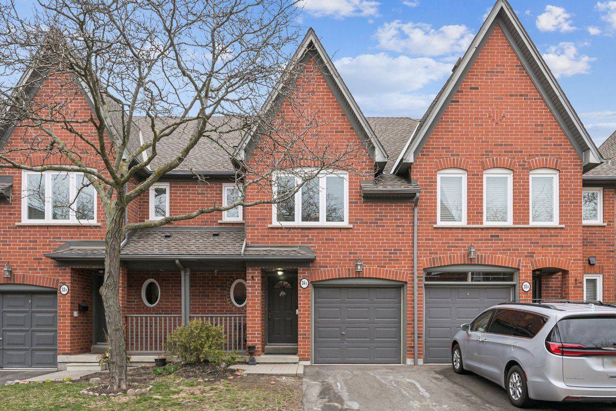 Mississauga, ON L5H 4K3,1064 Queen ST W #34A