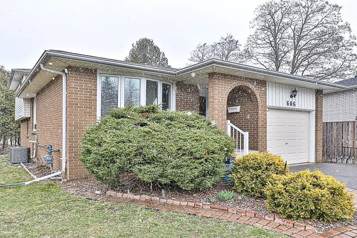 Oshawa, ON L1J 6J6,606 BERMUDA CT