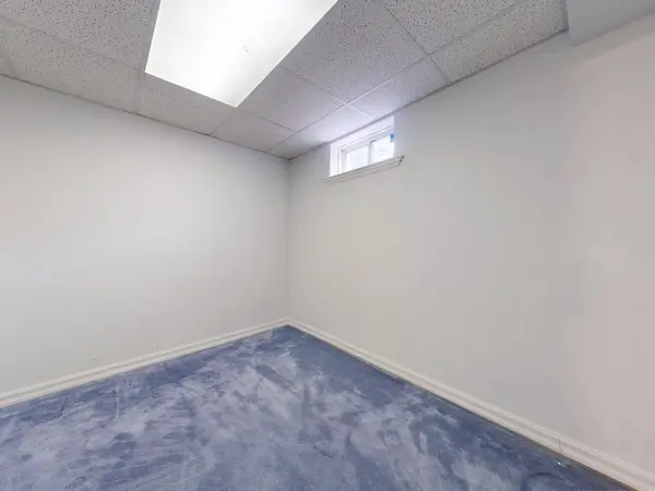 Toronto E04, ON M1L 4V7,63 Monastery LN