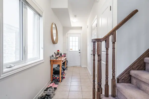 Toronto E04, ON M1L 0C7,15 Pidgeon ST