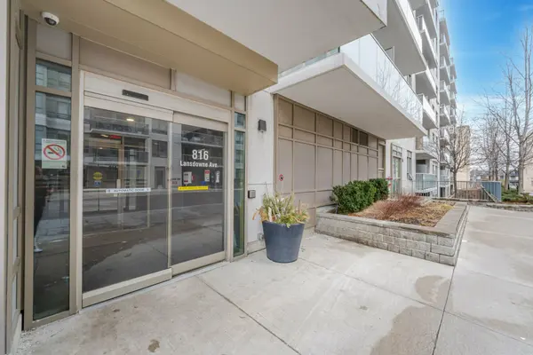 Toronto W02, ON M6H 4K6,816 Lansdowne AVE #519