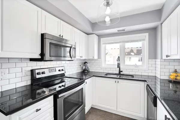 Milton, ON L9T 8R4,1005 Nadalin HTS #310