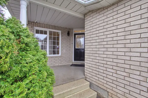 Mississauga, ON L5N 7T3,7318 Aldercrest DR