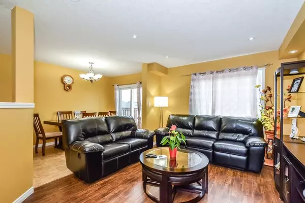 Waterloo, ON N2R 1Z2,306 Featherstone CRES