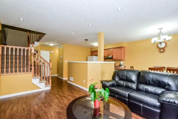 Waterloo, ON N2R 1Z2,306 Featherstone CRES