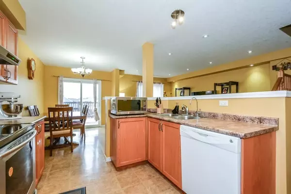 Waterloo, ON N2R 1Z2,306 Featherstone CRES