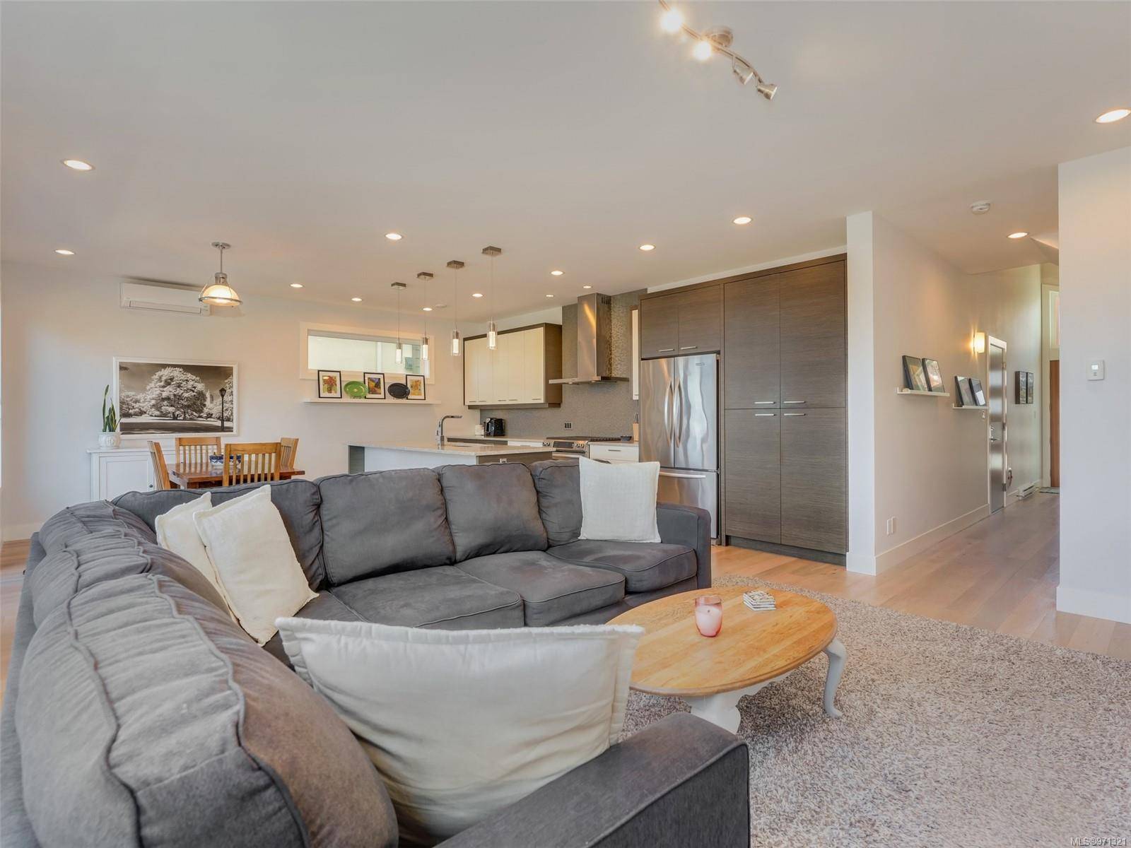 Colwood, BC V9C 0H9,446 Regency Pl