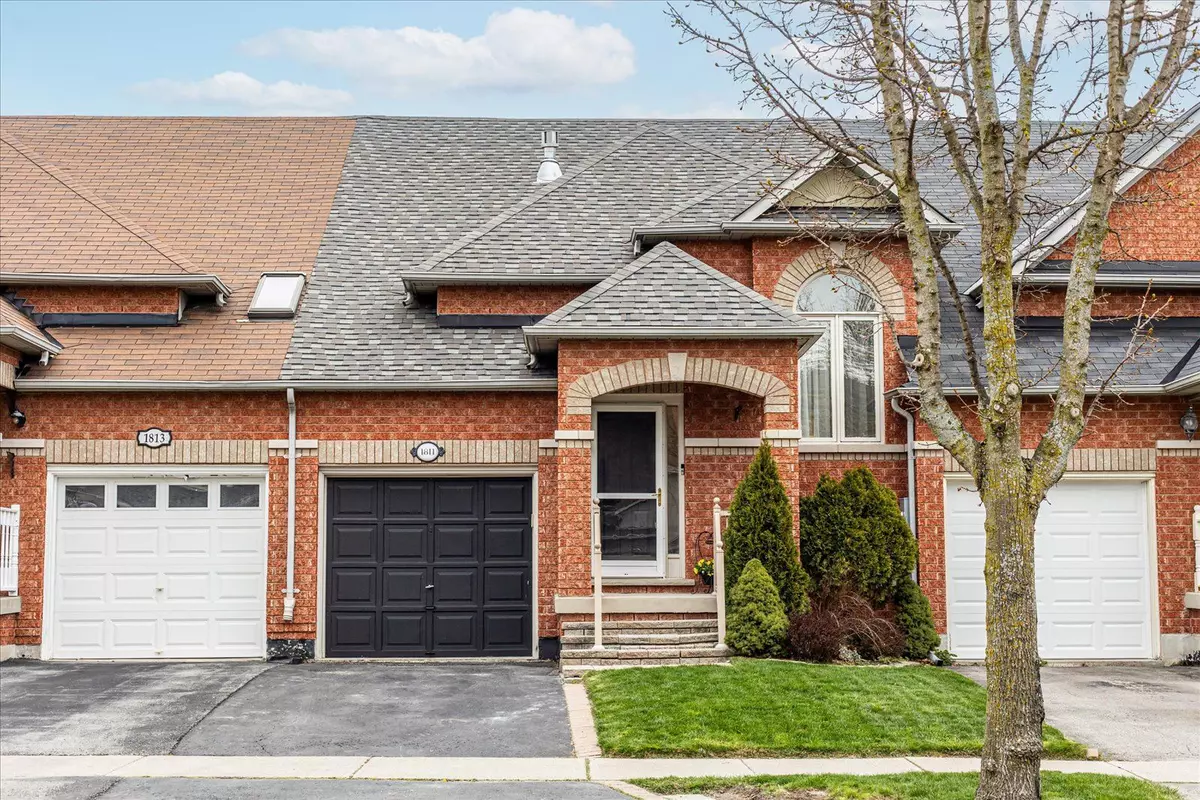 Oshawa, ON L1G 7Z1,1811 Woodgate CT