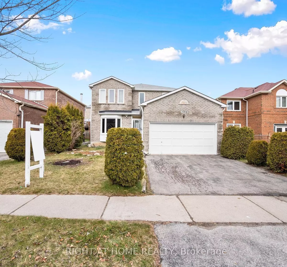 Pickering, ON L1X 2J1,1578 Greenmount ST