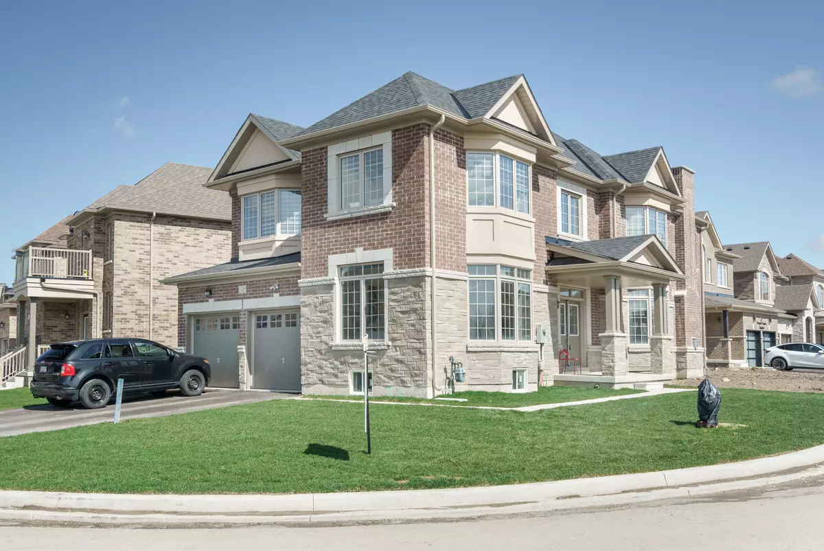 Bradford West Gwillimbury, ON L3Z 2A6,129 Ferragine CRES S