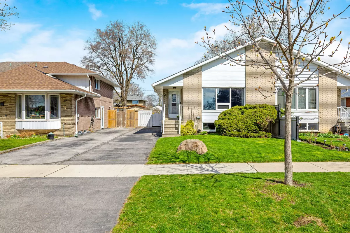 Toronto, ON M9R 3W7,39 Dunsany CRES