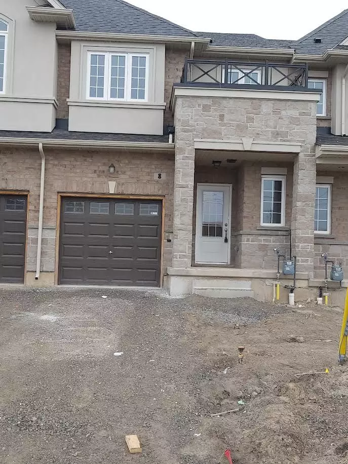 Hamilton, ON L2N 6J2,8 Jellicoe CT