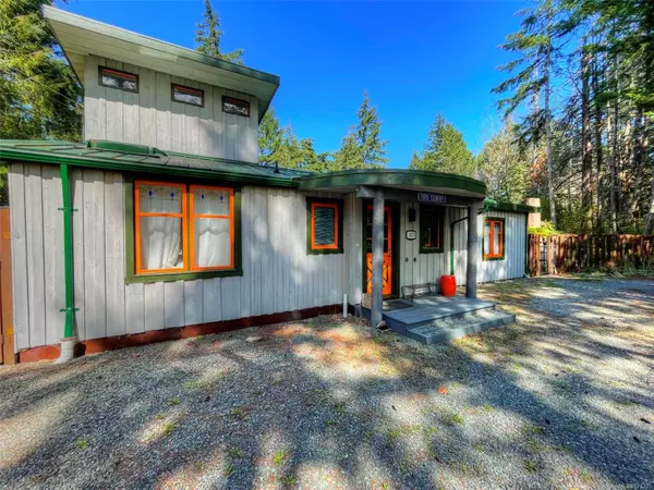 3075 Brigantine Cres,  Hornby Island,  BC V0R 1Z0